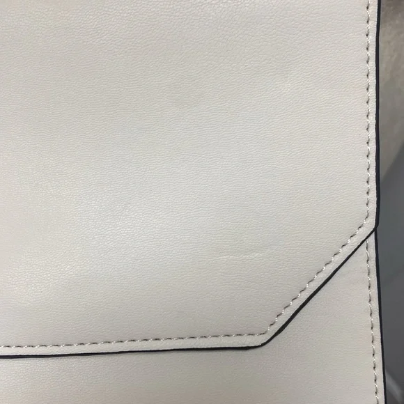 Badgley Mischka Double Sided Crossbody Bag Black & White Faux Pearls Two toned - Picture 7 of 7